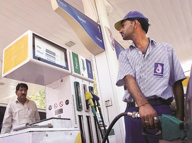 Budget 2018: Oil ministry seeks cut in excise duty on petrol, diesel